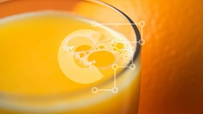 Σετ των 2 Intra Συλλεκτικό Ξύλινο Παζλ Plywood  4mm - Ποτήρι χυμό πορτοκαλιού σε ένα τραπέζι Σε Ξύλινο Κουτί - Διαστάσεις: 10x10 cm – 25 κομμάτια