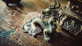 Intra Συλλεκτικό Ξύλινο Παζλ Plywood 4mm - Περίτεχνο άγαλμα δράκου σε ξύλινο τραπέζι Σε Ξύλινο Κουτί - Διαστάσεις: 10x10 cm – 25 κομμάτια