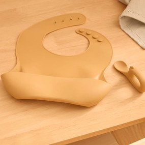 Σαλιάρα Σιλικόνης 6+ Μηνών (22x2x26) & Κουτάλι Σετ 2τμχ A-S Yum Ocre 211062D