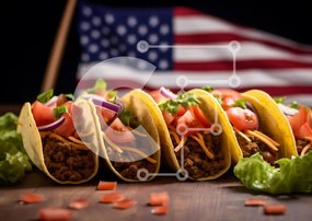 Intra Συλλεκτικό Ξύλινο Παζλ Plywood  4mm - Tacos σε ξύλινο τραπέζι με φόντο αμερικανικής σημαίας Σε Ξύλινο Κουτί - Διαστάσεις: 10x10 cm – 25 κομμάτια