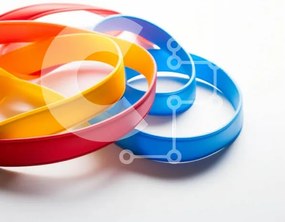 Intra Συλλεκτικό Ξύλινο Παζλ Plywood 4mm - Πολύχρωμα λαστιχάκια σε άσπρο φόντο Σε Ξύλινο Κουτί - Διαστάσεις: 10x10 cm – 25 κομμάτια