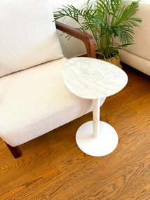 Μοντέρνο βοηθητικό τραπεζάκι με όψη τραβερτίνη 40x30x50 cm