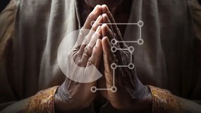 Intra Συλλεκτικό Ξύλινο Παζλ Plywood 4mm - Χέρια σε θέση προσευχής Σε Ξύλινο Κουτί - Διαστάσεις Puzzle: 10x10 cm – 25 κομμάτια