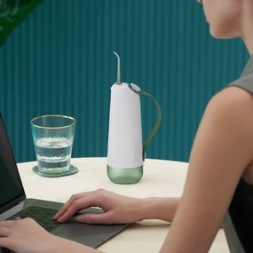 Οδοντιατρικό ντους Oclean W10, 5 λειτουργίες, 2 ακροφύσια, 200 ml, 1400 παλμοί ανά λεπτό, IPX7, USB-C, πράσινο