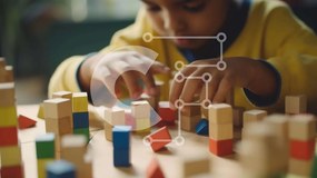 Intra Συλλεκτικό Ξύλινο Παζλ Plywood  4mm - Νεαρό αγόρι που παίζει με ξύλινα μπλοκ Σε Ξύλινο Κουτί - Διαστάσεις Puzzle: 10x10 cm – 25 κομμάτια