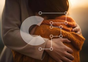 Intra Συλλεκτικό Ξύλινο Παζλ Plywood 4mm - Μητέρα που αγκαλιάζει την κόρη Σε Ξύλινο Κουτί - Διαστάσεις Puzzle: 10x10 cm – 25 κομμάτια