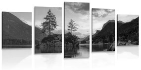 Εικόνα 5 μερών ασπρόμαυρο ορεινό τοπίο δίπλα στη λίμνη