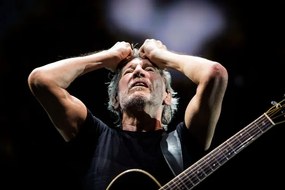 Φωτογραφία Roger Waters Performs In Bologna, NurPhoto