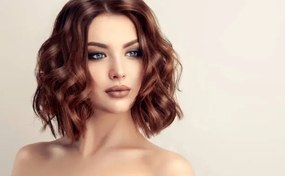 Φωτογραφία Attractive brunette woman with modern, trendy, EdwardDerule