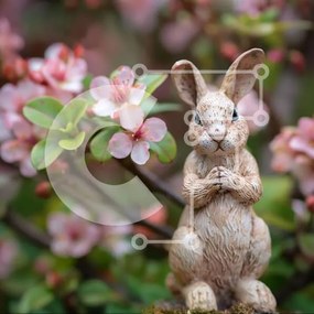 Intra Συλλεκτικό Ξύλινο Παζλ Plywood 4mm - Άγαλμα κουνελιού μπροστά από ροζ λουλούδια Σε Ξύλινο Κουτί - Διαστάσεις Puzzle: 10x10 cm – 25 κομμάτια