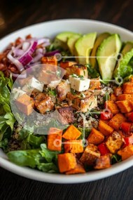 Σετ των 2 Intra Συλλεκτικό Ξύλινο Παζλ Plywood  4mm - Πολύχρωμη σαλατιέρα με κινόα και φρέσκα υλικά Σε Ξύλινο Κουτί - Διαστάσεις: 10x10 cm – 25 κομμάτια