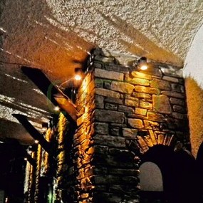 Απλίκα πλαστική μαύρη μονής κατεύθυνσης DOWN επίτοιχη Φ60mm GU10 στρόγγυλη στεγανή IP65