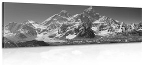 Εικόνα όμορφη κορυφή του βουνού σε ασπρόμαυρο σχέδιο