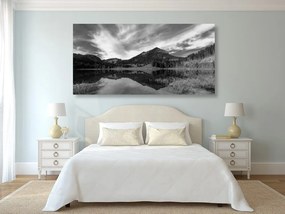 Εικόνα της λίμνης κάτω από τους λόφους σε ασπρόμαυρο - 100x50