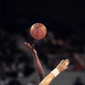 Φωτογραφία Two players reaching for basketball, David Madison
