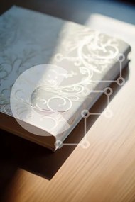 Intra Συλλεκτικό Ξύλινο Παζλ Plywood  4mm - Περίτεχνο βιβλίο σε ξύλινη επιφάνεια Σε Ξύλινο Κουτί - Διαστάσεις: 10x10 cm – 25 κομμάτια