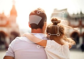 Intra Συλλεκτικό Ξύλινο Παζλ Plywood 4mm - Πατέρας και κόρη περπατούν στην πόλη Σε Ξύλινο Κουτί - Διαστάσεις Puzzle: 10x10 cm – 25 κομμάτια