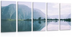 Εικόνα 5 μερών τοπίο μιας ορεινής λίμνης