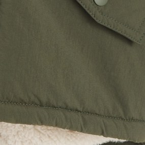 Ζεστό παρκά με κουκούλα και επένδυση από sherpa