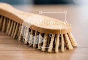 Intra Συλλεκτικό Ξύλινο Παζλ Plywood  4mm - Ξύλινη βούρτσα σε ημιτελές ξύλινο τραπέζι Σε Ξύλινο Κουτί - Διαστάσεις: 10x10 cm – 25 κομμάτια