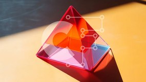 Intra Συλλεκτικό Ξύλινο Παζλ Plywood 4mm - Πολύχρωμο τριγωνικό αντικείμενο σε πορτοκαλί τραπέζι Σε Ξύλινο Κουτί - Διαστάσεις: 10x10 cm – 25 κομμάτια