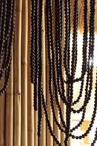 Ceiling Light S Line 110cm Κρεμαστό Χειροποίητο Με Ξύλινες Μαύρες Χάντρες SS26-0071