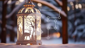 Intra Συλλεκτικό Ξύλινο Παζλ Plywood  4mm - Χιονισμένο δασικό φανάρι με ελάφια και δέντρα Σε Ξύλινο Κουτί - Διαστάσεις Puzzle: 10x10 cm – 25 κομμάτια