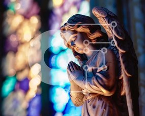 Intra Συλλεκτικό Ξύλινο Παζλ Plywood 4mm - Άγαλμα του αγγέλου στην προσευχή με βιτρό Σε Ξύλινο Κουτί - Διαστάσεις Puzzle: 10x10 cm – 25 κομμάτια