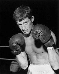 Φωτογραφία Jean Paul Belmondo on Set of Film Magnet of Doom