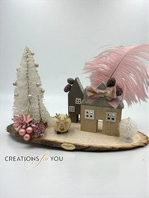 Χριστουγεννιάτικη Σύνθεση με σπιτάκια και Πούπουλο