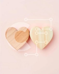 Intra Συλλεκτικό Ξύλινο Παζλ Plywood 4mm - Ξύλινα αντικείμενα σε σχήμα καρδιάς σε ροζ φόντο Σε Ξύλινο Κουτί - Διαστάσεις: 10x10 cm – 25 κομμάτια