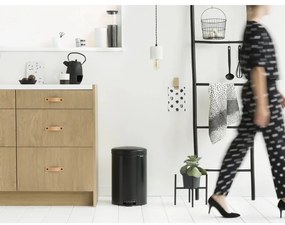 Κάδος με πεντάλ Brabantia NewIcon 649044, 20 l, Ομαλό κλείσιμο, Αντιολισθητική βάση, Μαύρο
