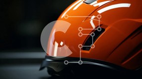 Intra Συλλεκτικό Ξύλινο Παζλ Plywood 4mm - Πορτοκαλί κράνος μοτοσικλέτας σε μαύρη επιφάνεια Σε Ξύλινο Κουτί - Διαστάσεις: 10x10 cm – 25 κομμάτια