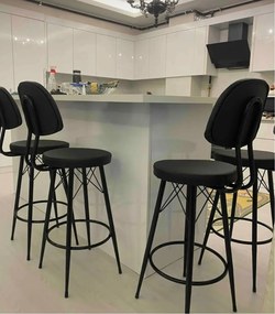 Stewehome Μοντέρνο μεταλλικό μπαρ σκαμπό με δερμάτινη επένδυση Μαύρο