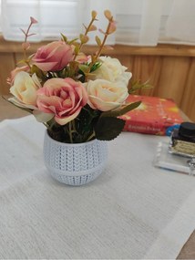 Μίνι αράνζμαν γιαμπανγκιούλου σε λευκή ψάθινη γλάστρα Μπλε σκούρο