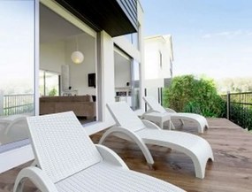Ξαπλώστρα πολυπροπυλενίου Wicker με μπράτσα Fiji Άσπρη