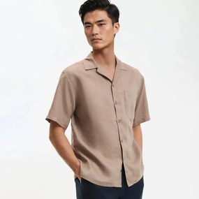 Λινό πουκάμισο σε ίσια γραμμή