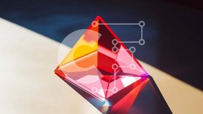 Intra Συλλεκτικό Ξύλινο Παζλ Plywood 4mm - Πολύχρωμο τριγωνικό αντικείμενο στο τραπέζι Σε Ξύλινο Κουτί - Διαστάσεις: 10x10 cm – 25 κομμάτια