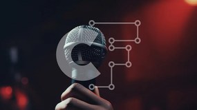 Intra Συλλεκτικό Ξύλινο Παζλ Plywood 4mm - Άτομο που κρατά ανοιχτό μικρόφωνο Σε Ξύλινο Κουτί - Διαστάσεις Puzzle: 10x10 cm – 25 κομμάτια