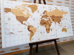 Εικόνα σε έναν παγκόσμιο χάρτη από φελλό μπεζ σε ανοιχτόχρωμο φόντο - 120x60  wooden