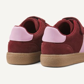 Δερμάτινα sneakers με αυτοκόλλητο κούμπωμα