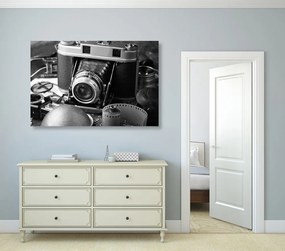 Εικόνα μιας παλιάς κάμερας σε ασπρόμαυρο - 60x40