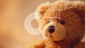 Intra Συλλεκτικό Ξύλινο Παζλ Plywood 4mm - Κοντινό πλάνο ενός καφέ αρκουδάκι Σε Ξύλινο Κουτί - Διαστάσεις: 10x10 cm – 25 κομμάτια