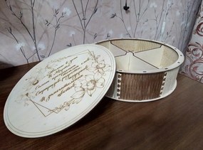 Intra απο ξύλο plywood 3mm-4mm πάχος - Στρογγυλή κοσμηματοθήκη Ξύλινο κουτί με θήκες Αρχείο DWG Δίασταση 30x30 cm Intraeaxys-078yr5mo