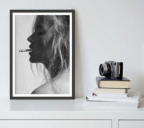 Πόστερ &amp;  Κάδρο Kate Moss Cigarette MV065 22x31cm Μαύρο Ξύλινο Κάδρο (με πόστερ)