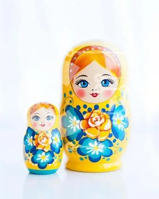 Intra Συλλεκτικό Ξύλινο Παζλ Plywood  4mm - Πολύχρωμες Ρωσικές κούκλες που φωλιάζουν Σε Ξύλινο Κουτί - Διαστάσεις: 10x10 cm – 25 κομμάτια