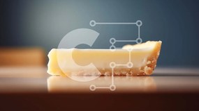 Intra Συλλεκτικό Ξύλινο Παζλ Plywood  4mm - Νόστιμη φέτα cheesecake σε ημιτελές ξύλινο τραπέζι Σε Ξύλινο Κουτί - Διαστάσεις: 10x10 cm – 25 κομμάτια