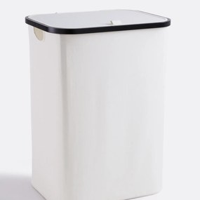 Καλάθι απλύτων σε μαύρο και άσπρο, YOANI