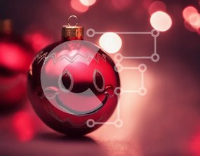 Intra Συλλεκτικό Ξύλινο Παζλ Plywood 4mm - Χαμογελώντας χριστουγεννιάτικο στολίδι σε θολό φόντο Σε Ξύλινο Κουτί - Διαστάσεις: 10x10 cm – 25 κομμάτια