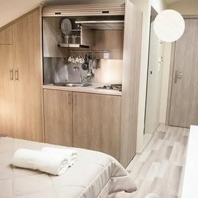 Πολυκουζίνα mini kitchen 105cm απόχρωση λευκή για ξενώνες, γραφεία &amp; φοιτητικά studio
